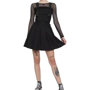 HOT TOPIC • Black Cargo Pleated Skirtall • Size Small